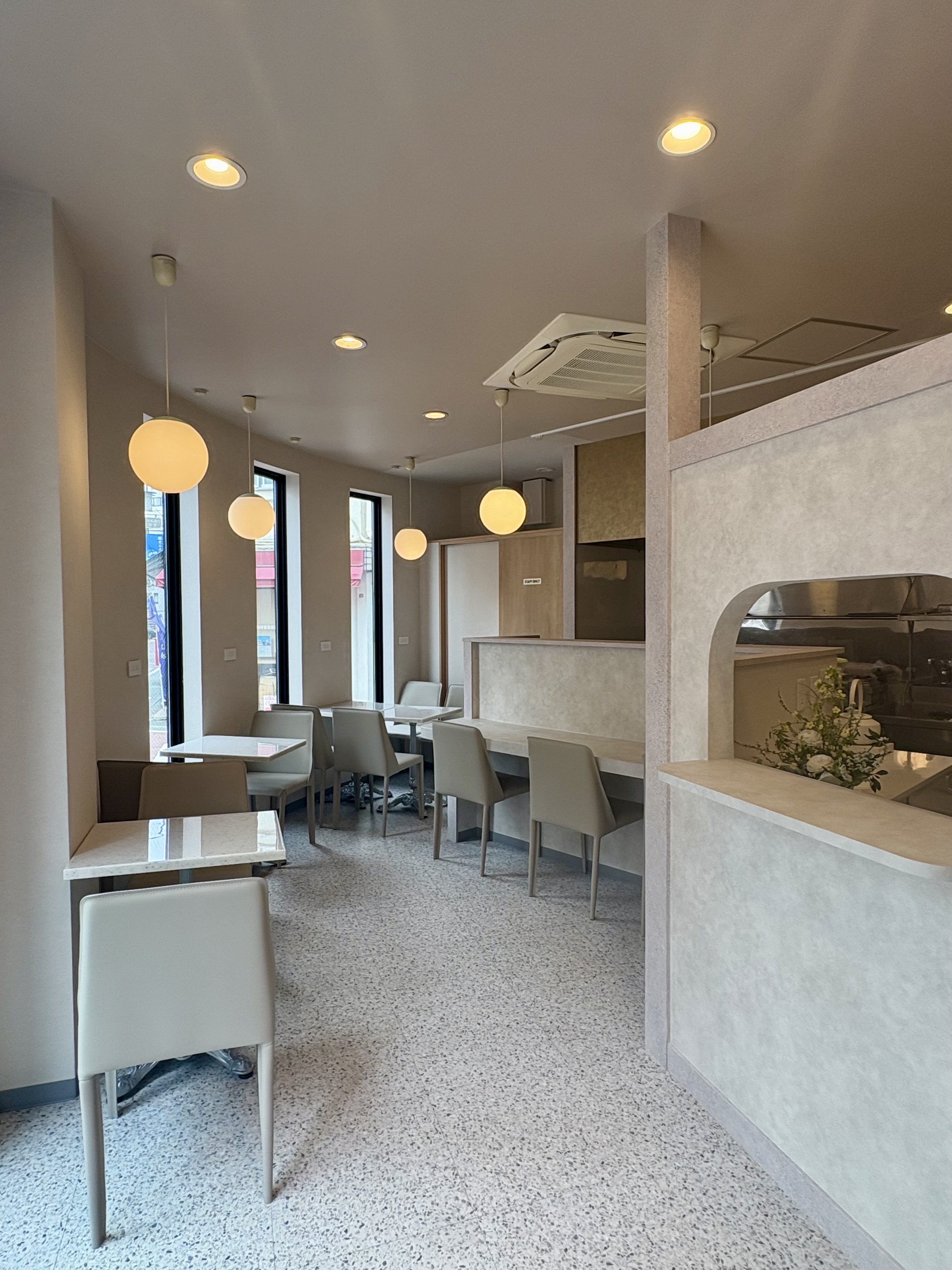 穏やかなテーブル席